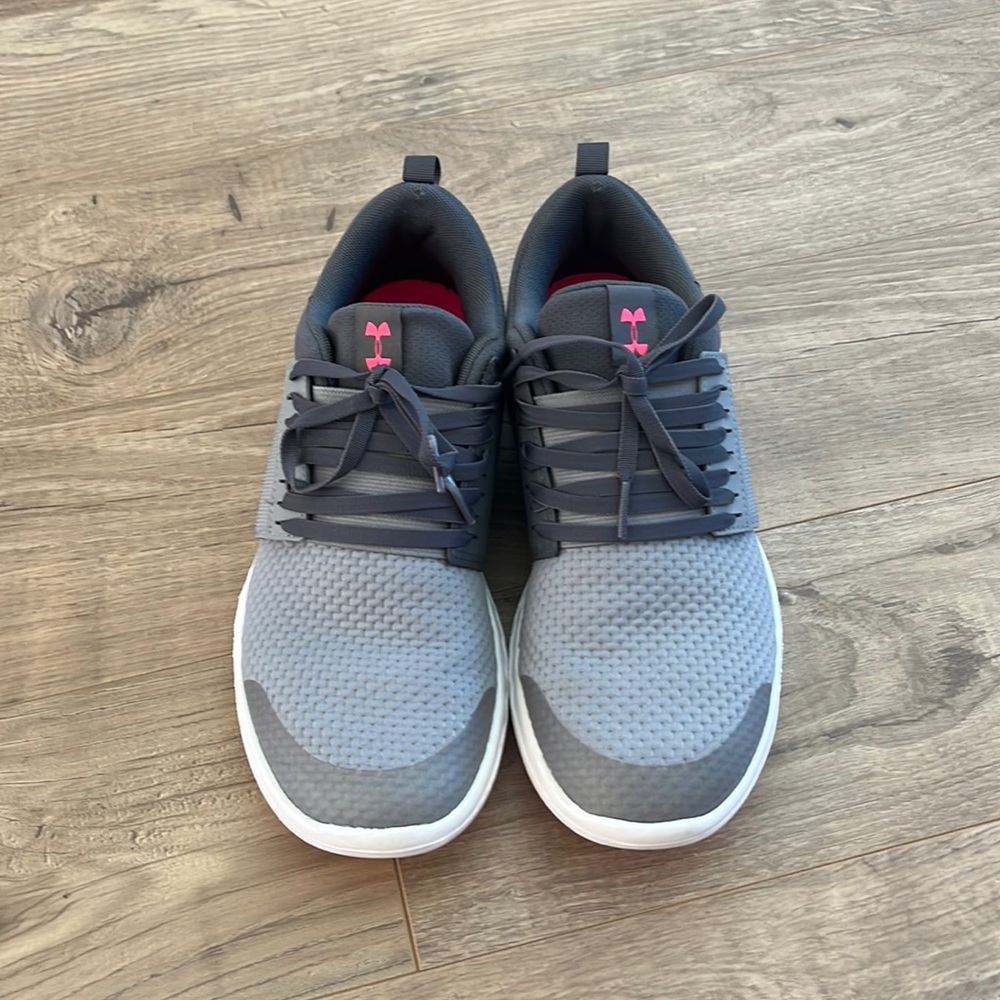 Youth UA sneakers - 6.5